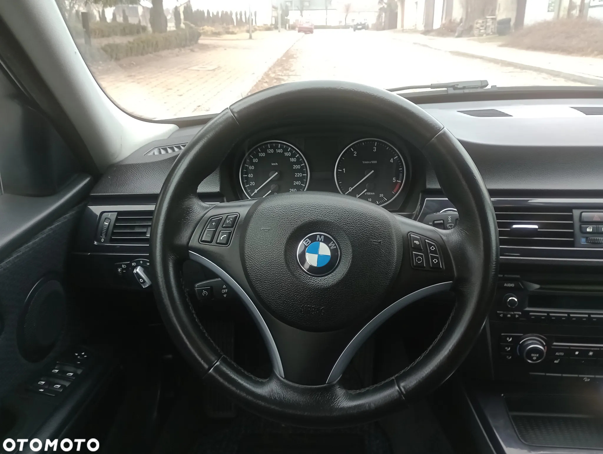 BMW Seria 3 320d xDrive DPF Touring - 33