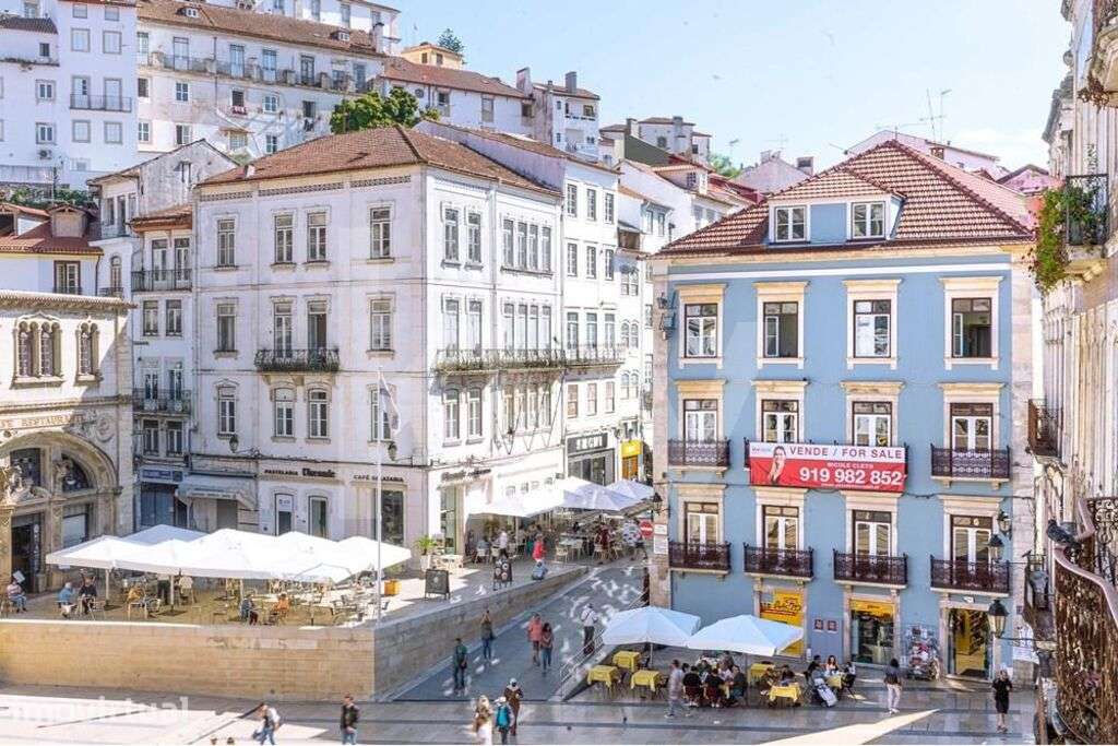 5 fracções para venda na Baixa de Coimbra. Prédio da Praça 8 de Maio. - Grande imagem: 2/46