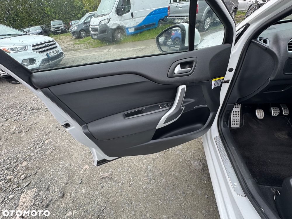 Citroën DS4 BlueHDi 150 S&S SoChic - 16