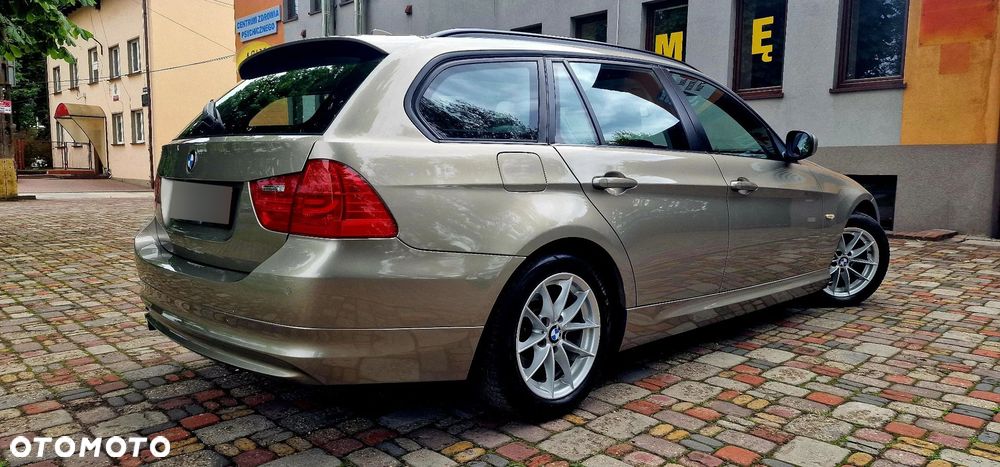 BMW Seria 3 320d DPF Edition Sport - 27