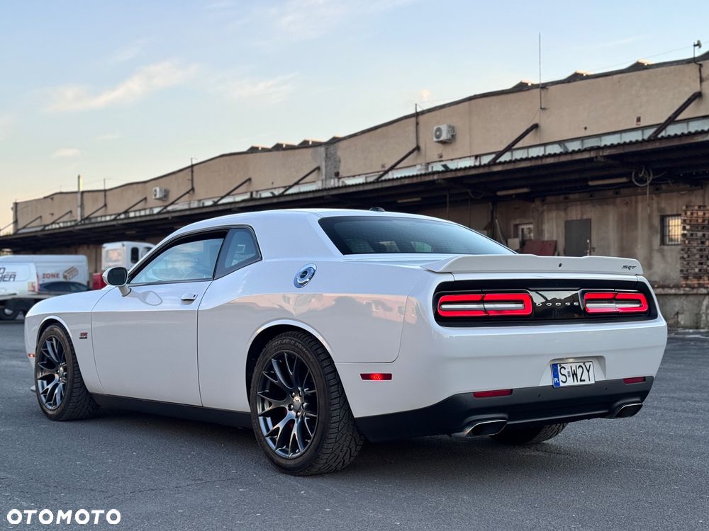 Dodge Challenger - 5