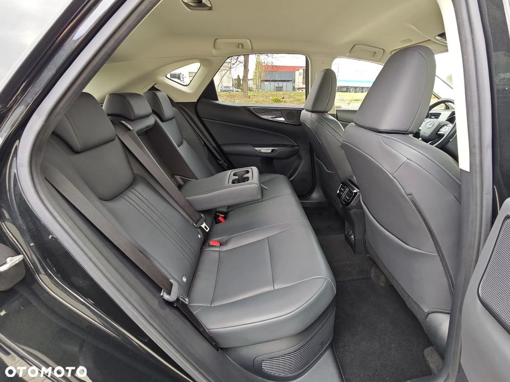 Lexus NX 350h Prestige AWD - 16