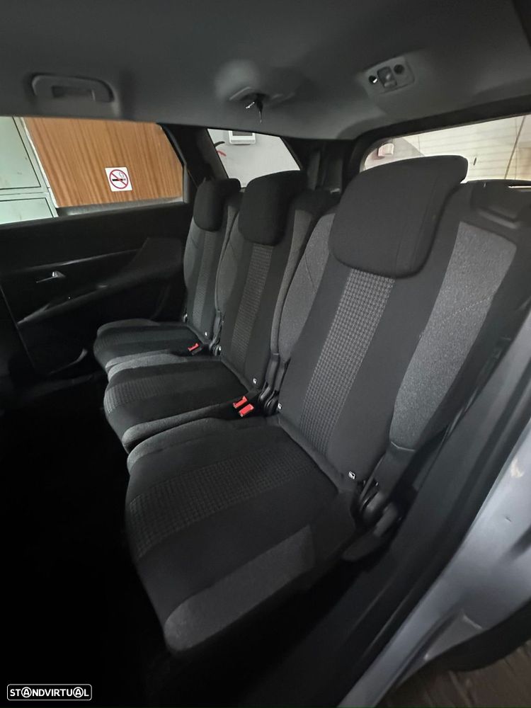 Peugeot 5008 - 10