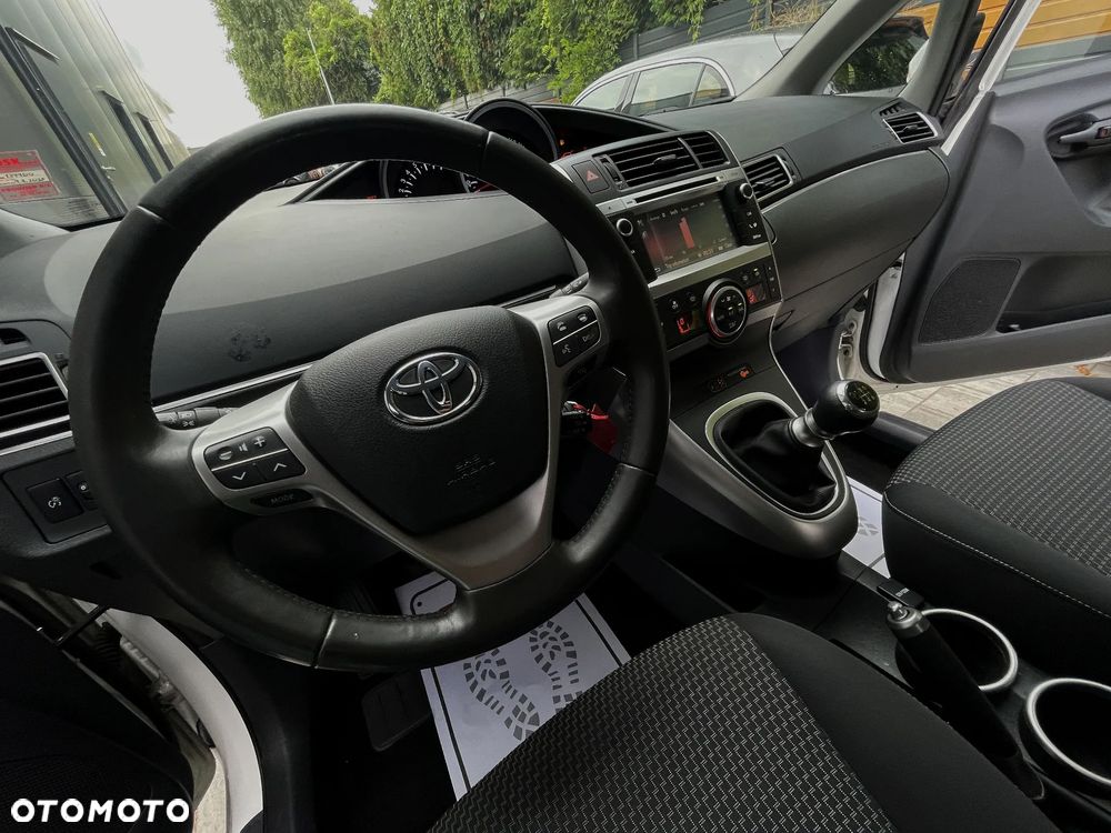 Toyota Verso 1.8 Premium 7os EU6 - 28