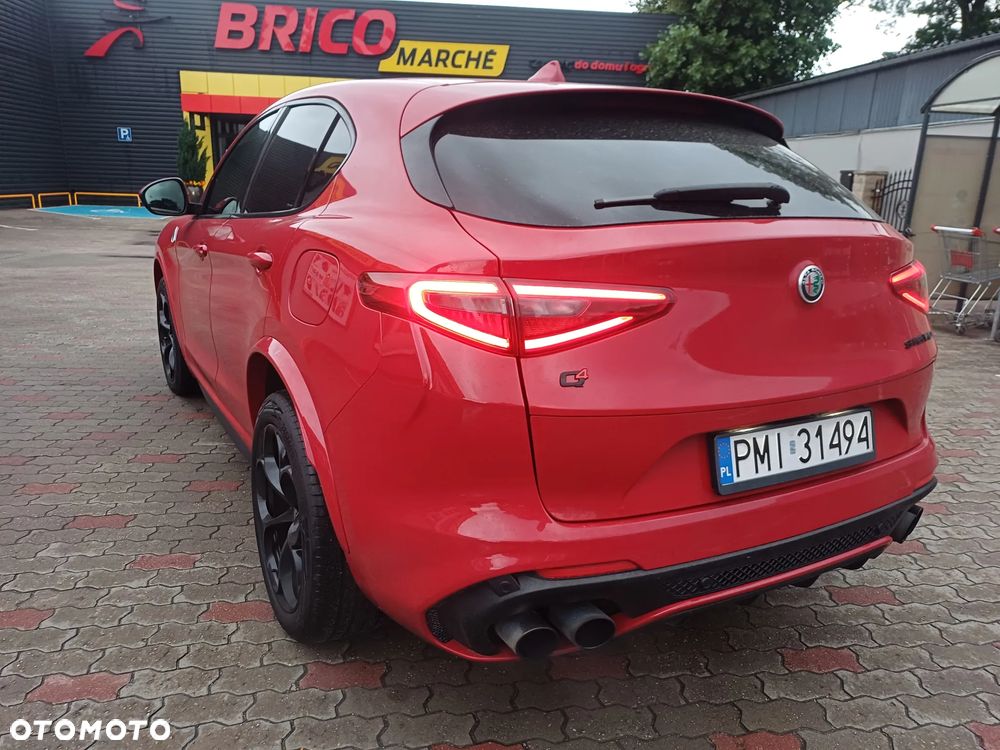 Alfa Romeo Stelvio V6 2.9 Bi-Turbo AT8-Q4 Quadrifoglio - 13