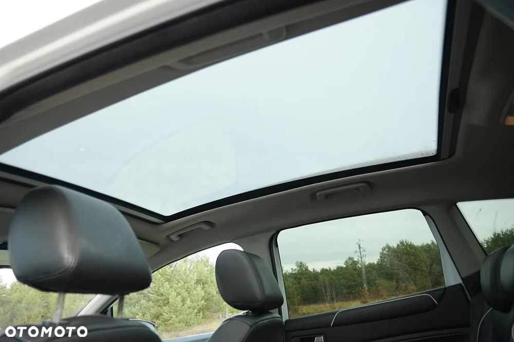 Ford Kuga 2.0 TDCi 4x4 Titanium - 24