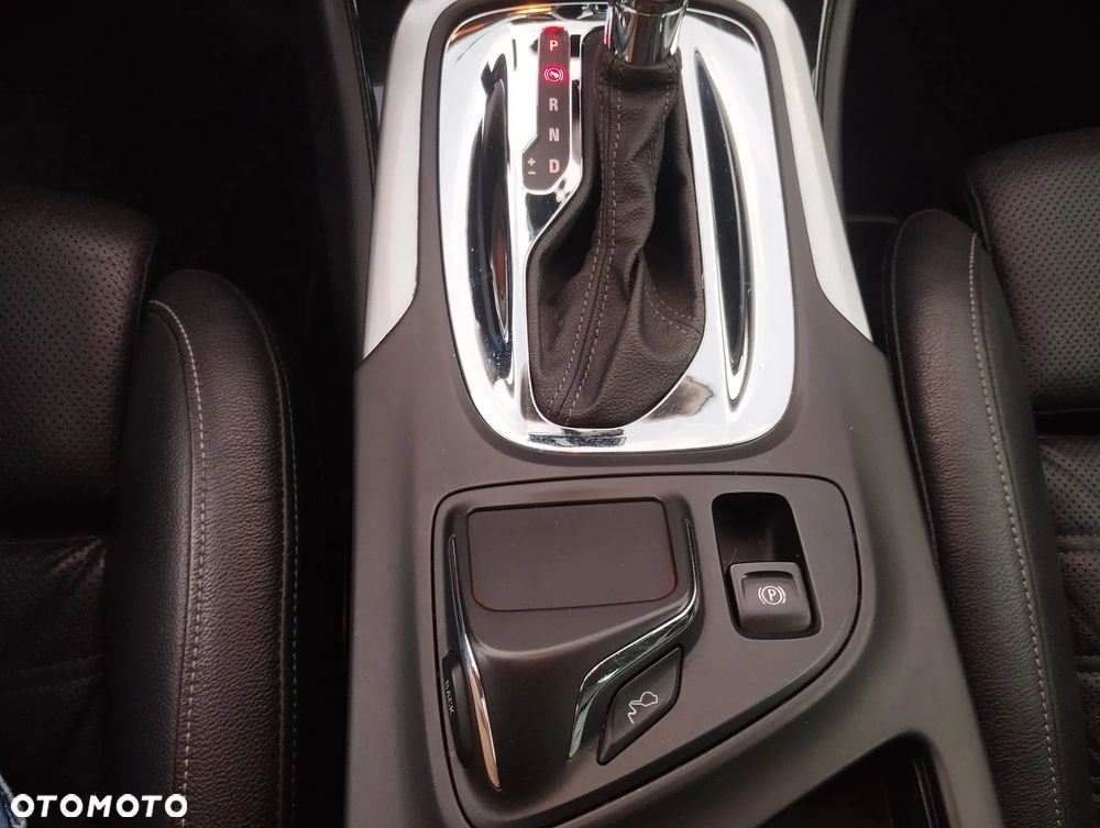 Opel Insignia - 24