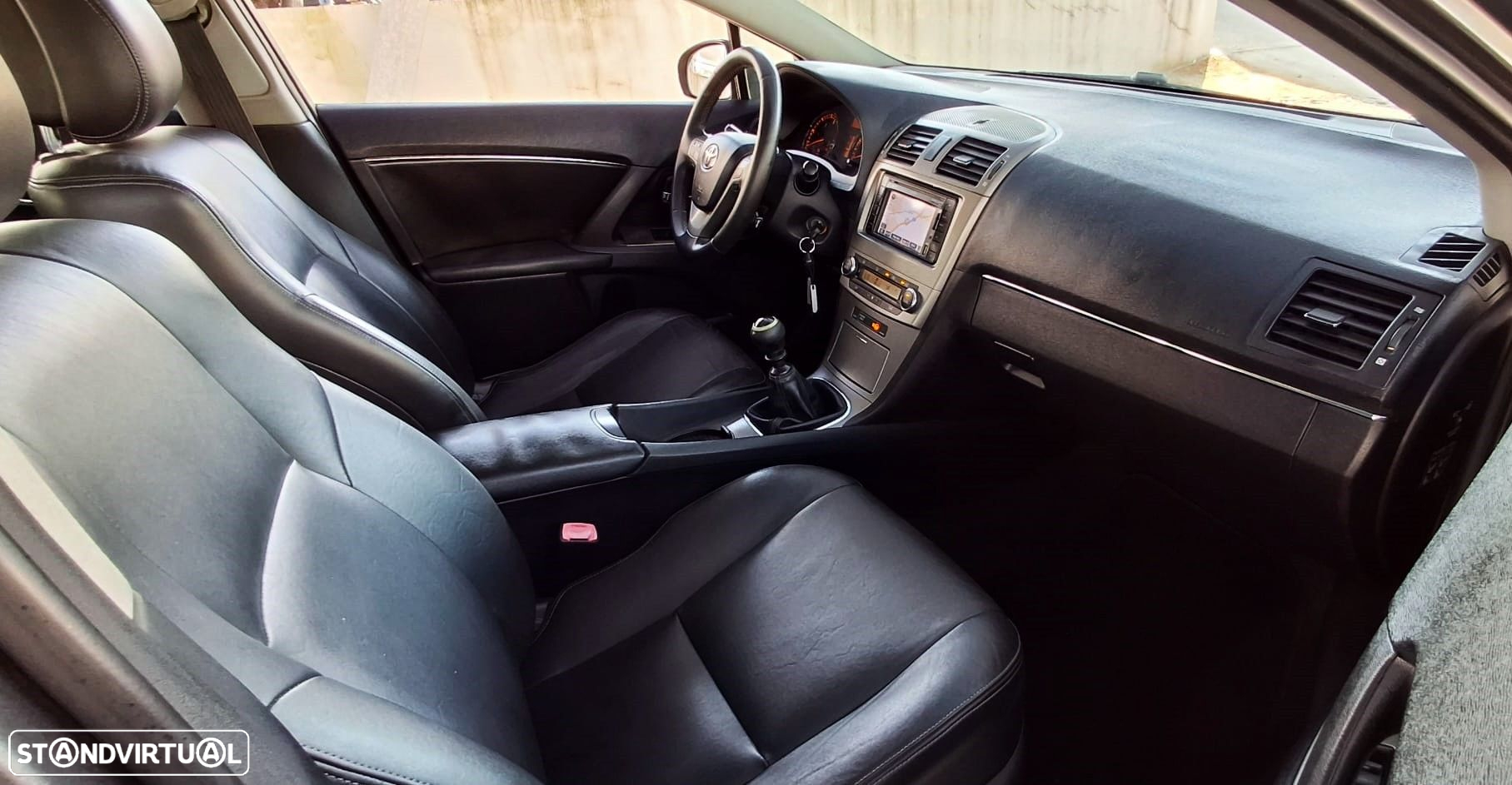 Toyota Avensis SW - 16
