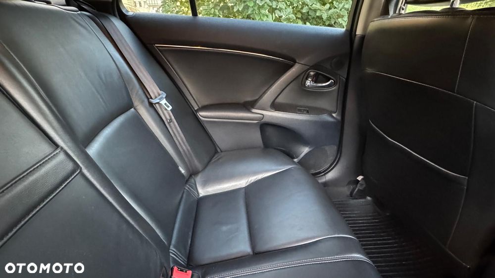 Toyota Avensis 2.0 Prestige MS - 19