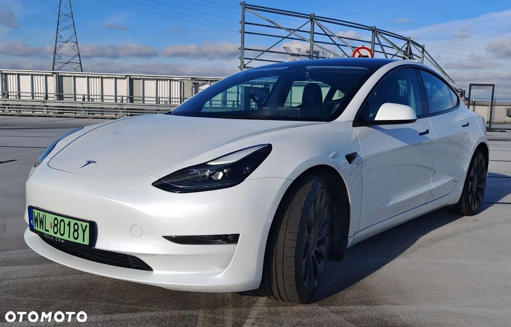 Tesla Model 3 - 12