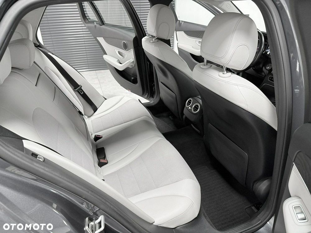 Mercedes-Benz Klasa C - 27