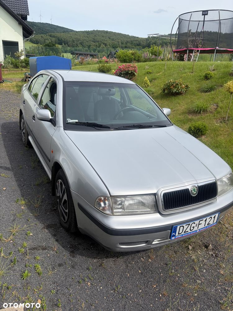 Skoda Octavia 1.6 GLX - 1