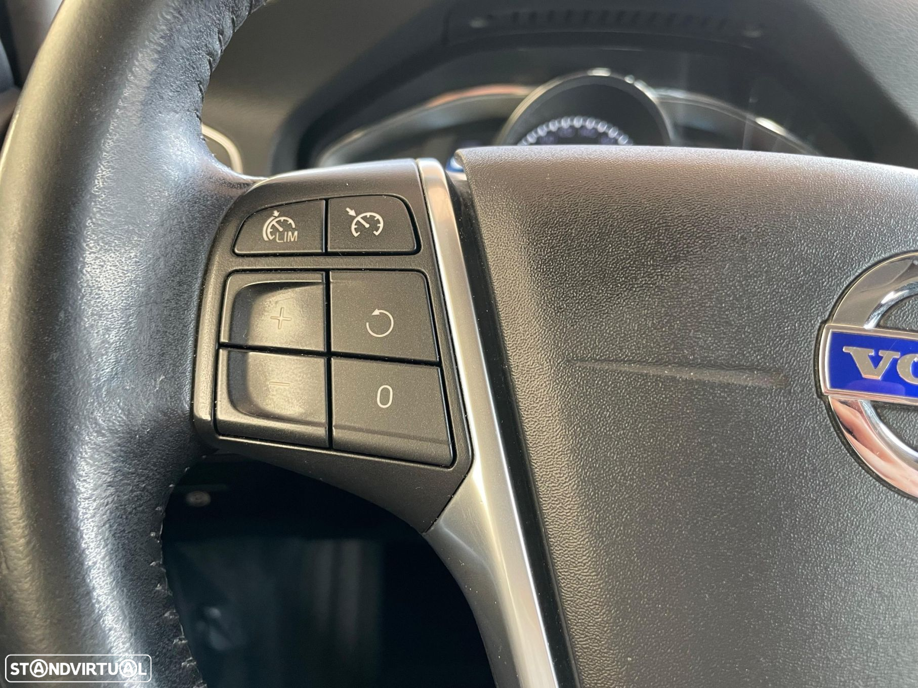 Volvo V60 2.4 D6 Momentum AWD Phev - 20