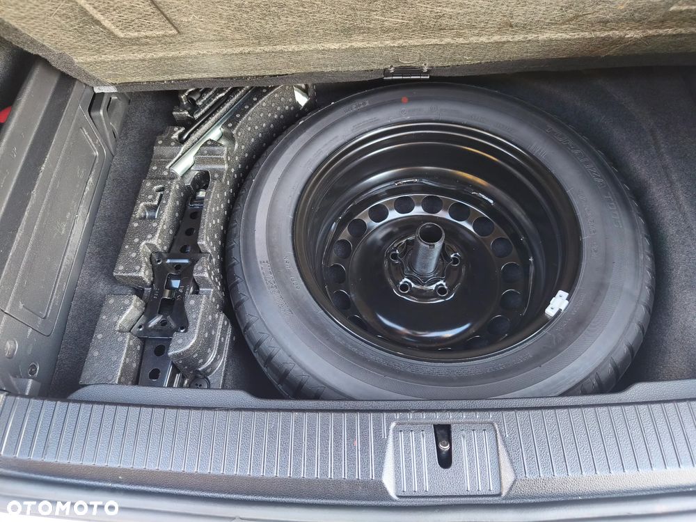 Volkswagen Passat - 21