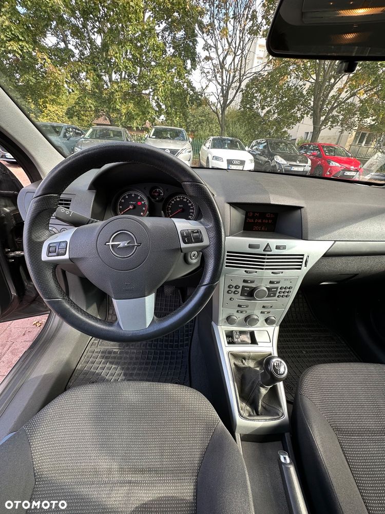 Opel Astra III GTC 1.6 Enjoy - 5