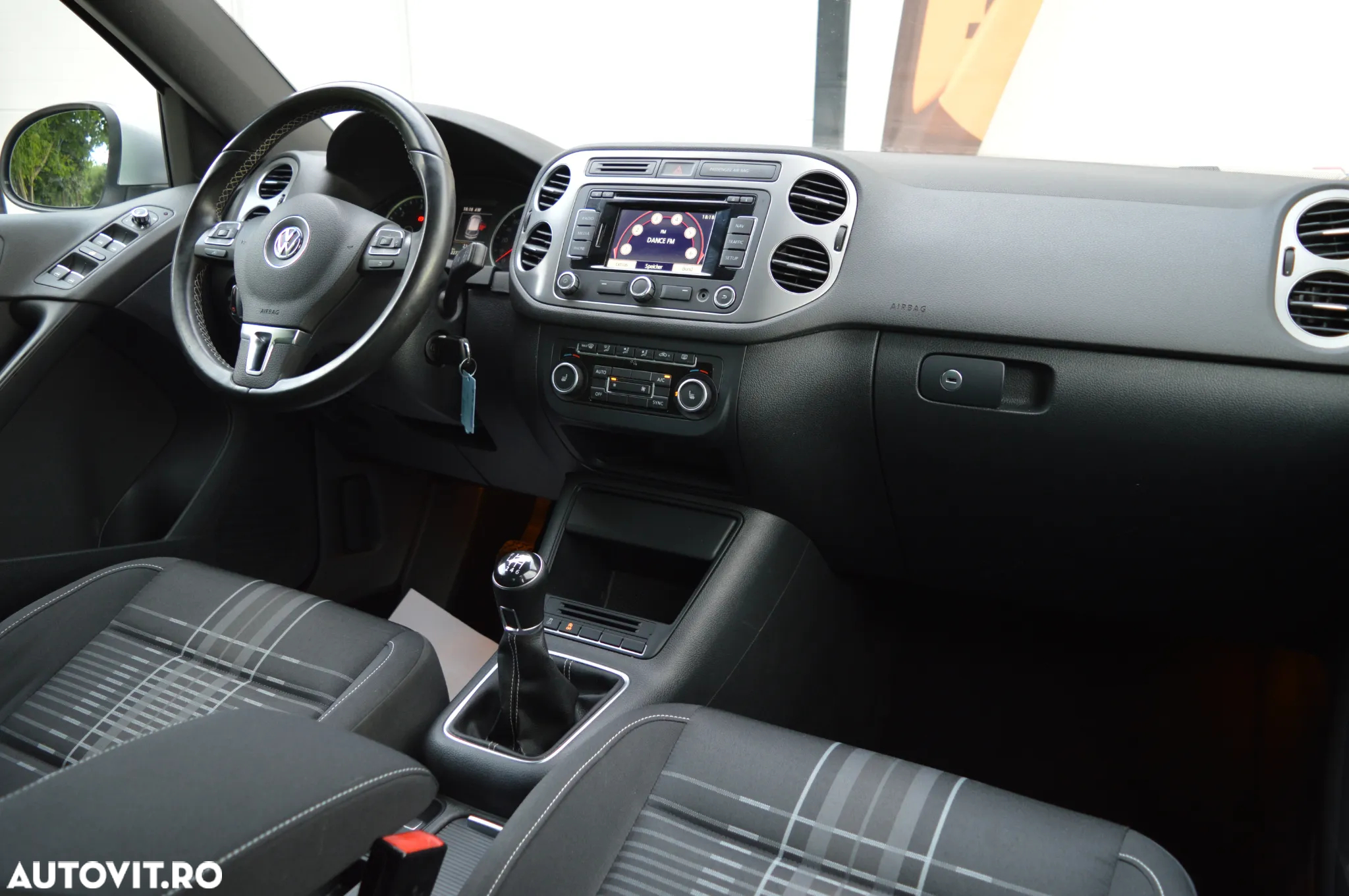 Volkswagen Tiguan - 28