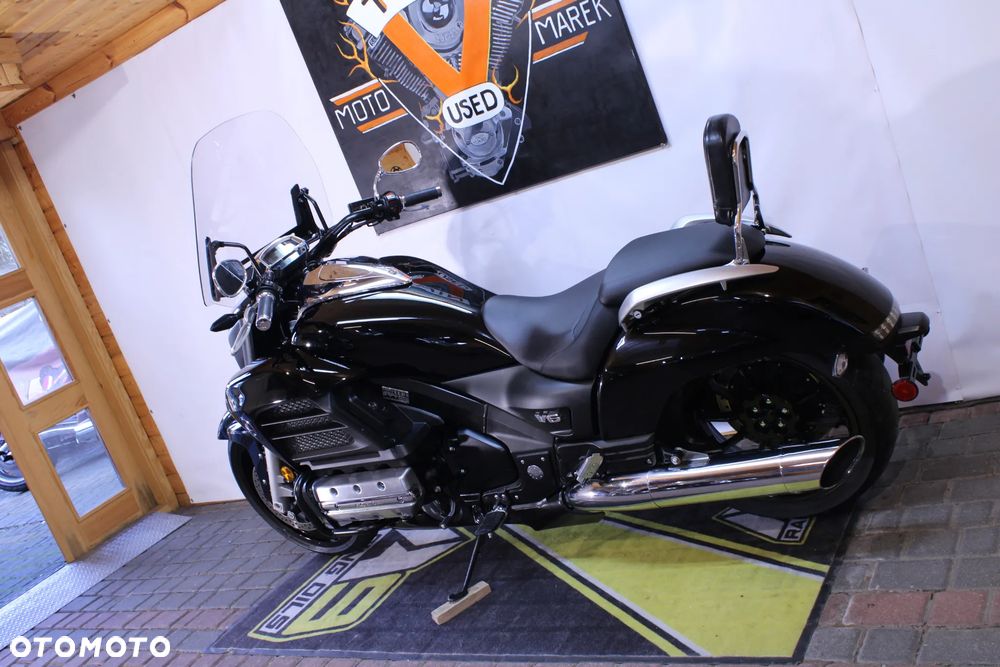 Honda GL - 23