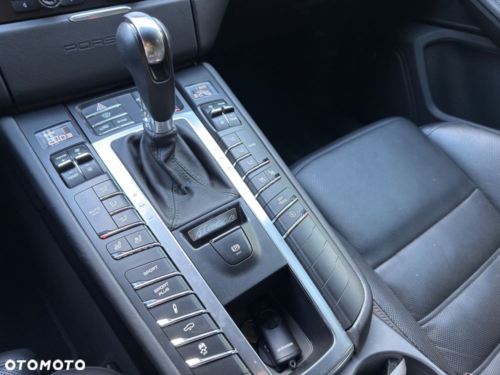 Porsche Macan Turbo PDK - 15