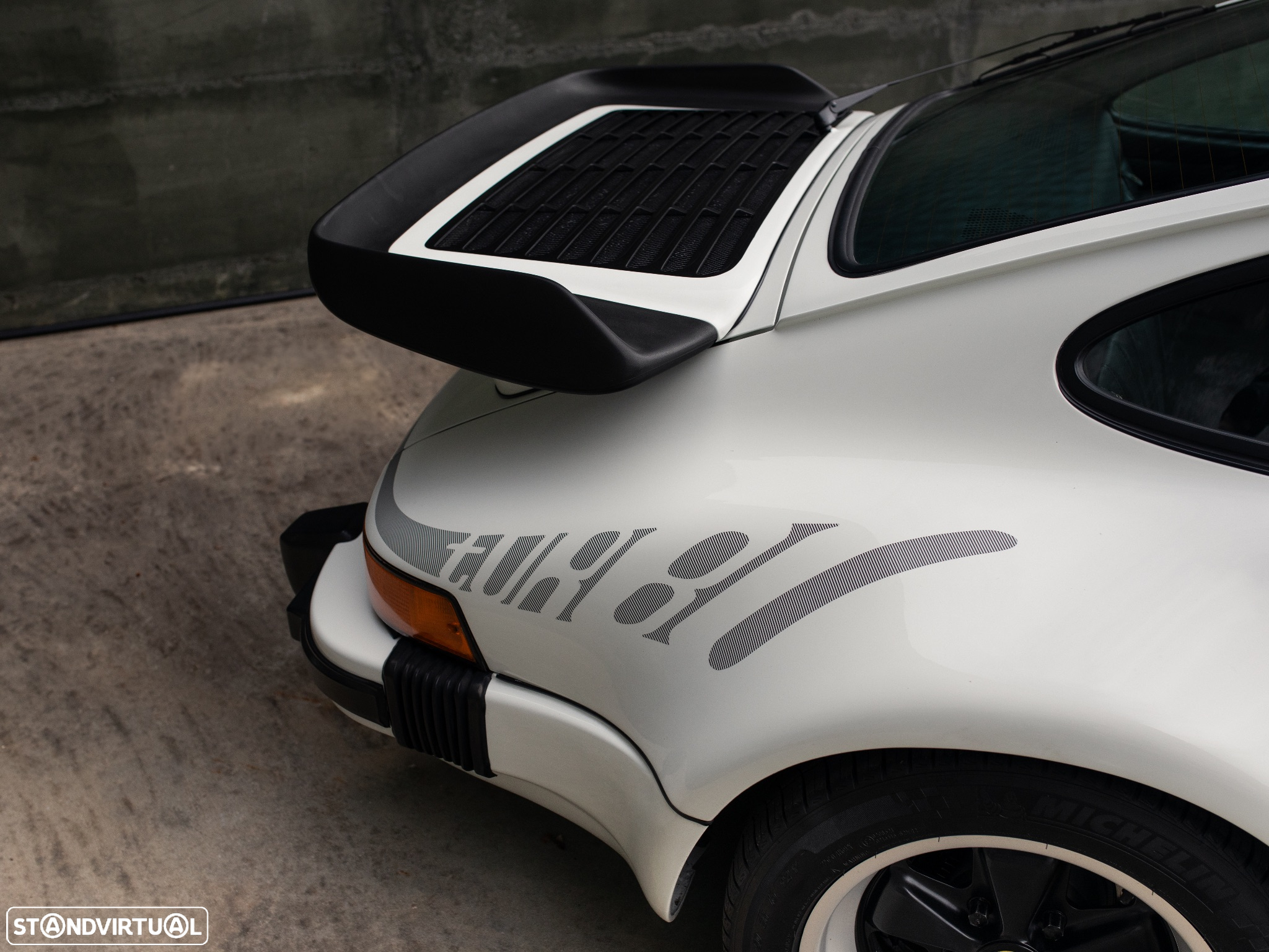 Porsche 911 Série G 930 Turbo - 33