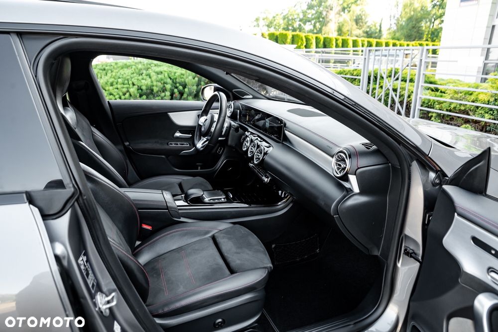 Mercedes-Benz CLA 250 4Matic 8G-DCT Edition AMG Line - 23