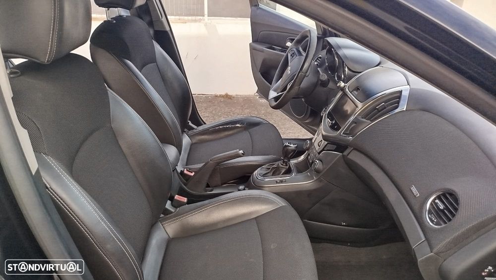 Chevrolet Cruze SW 1.7 VCDi LTZ - 18