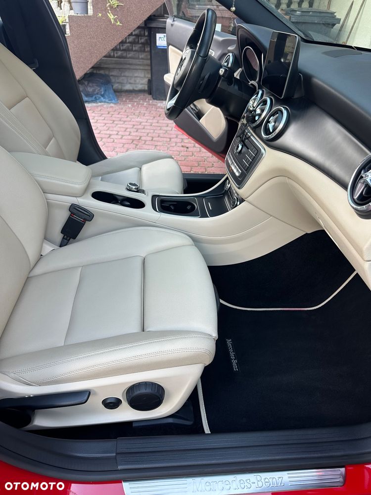 Mercedes-Benz CLA 250 4-Matic AMG Line - 20