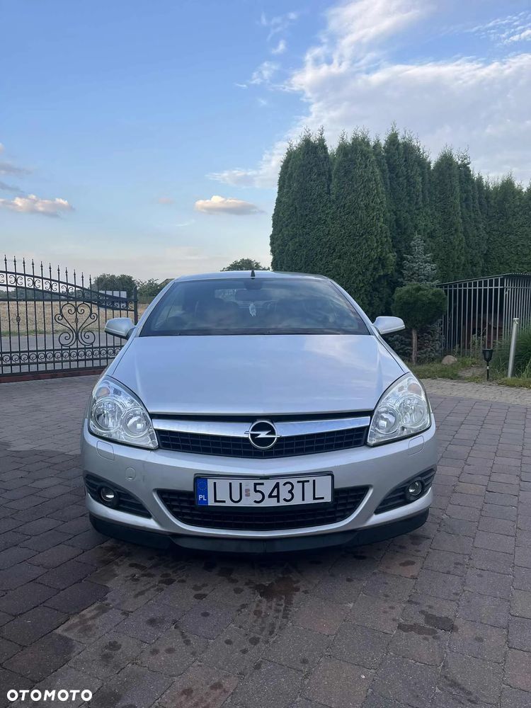 Opel Astra GTC 1.8 - 10