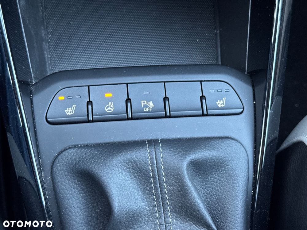 Kia Stonic 1.2 L Business Line - 16