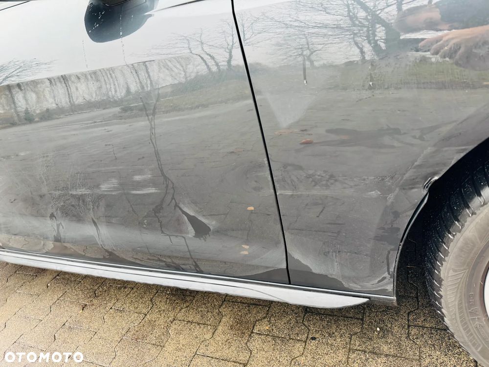 Audi A4 Avant 35 TFSI S tronic design - 16