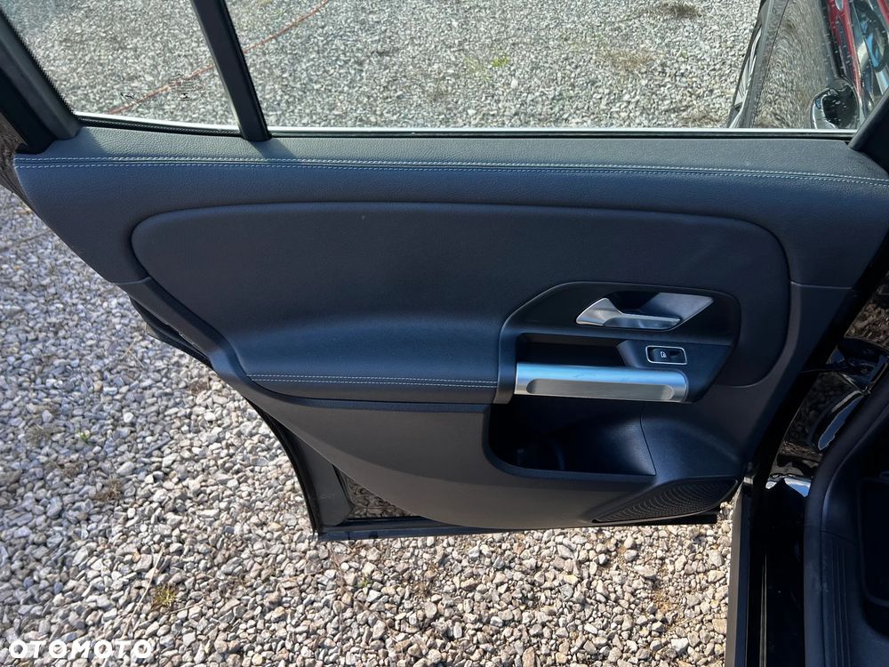 Mercedes-Benz EQB 350 4Matic Progressive - 32