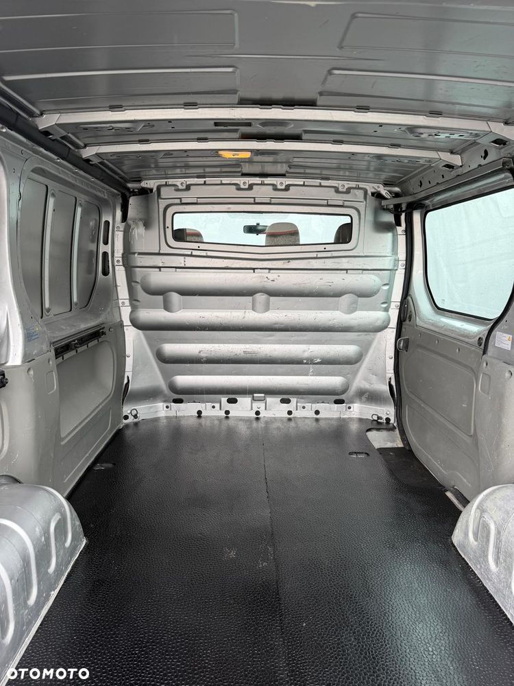 Opel Vivaro - 10