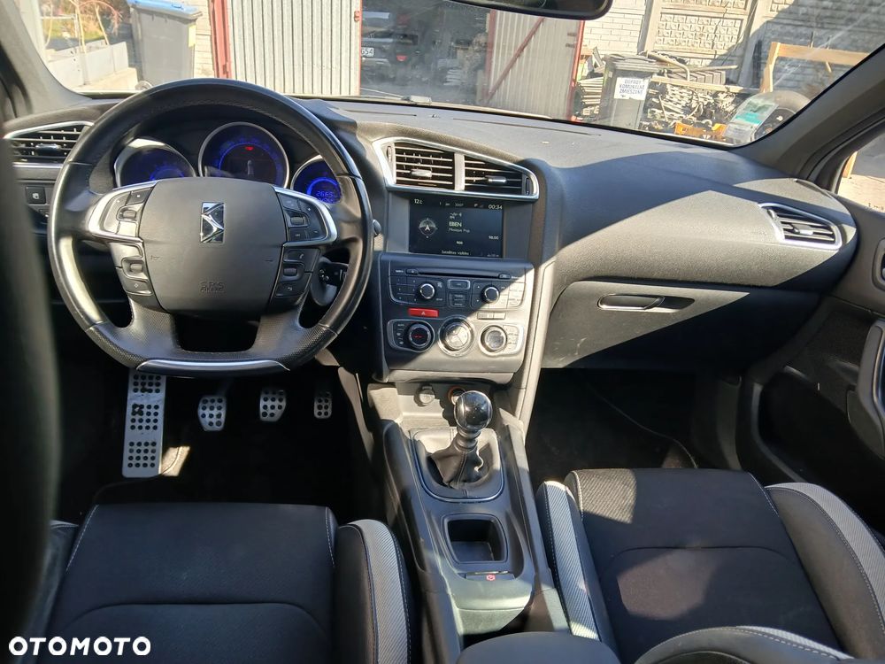 Citroën DS4 e-HDi 110 Chic - 9