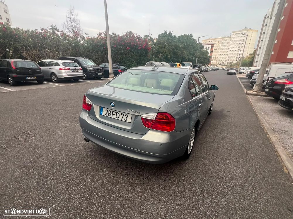 BMW 320 d Auto - 5