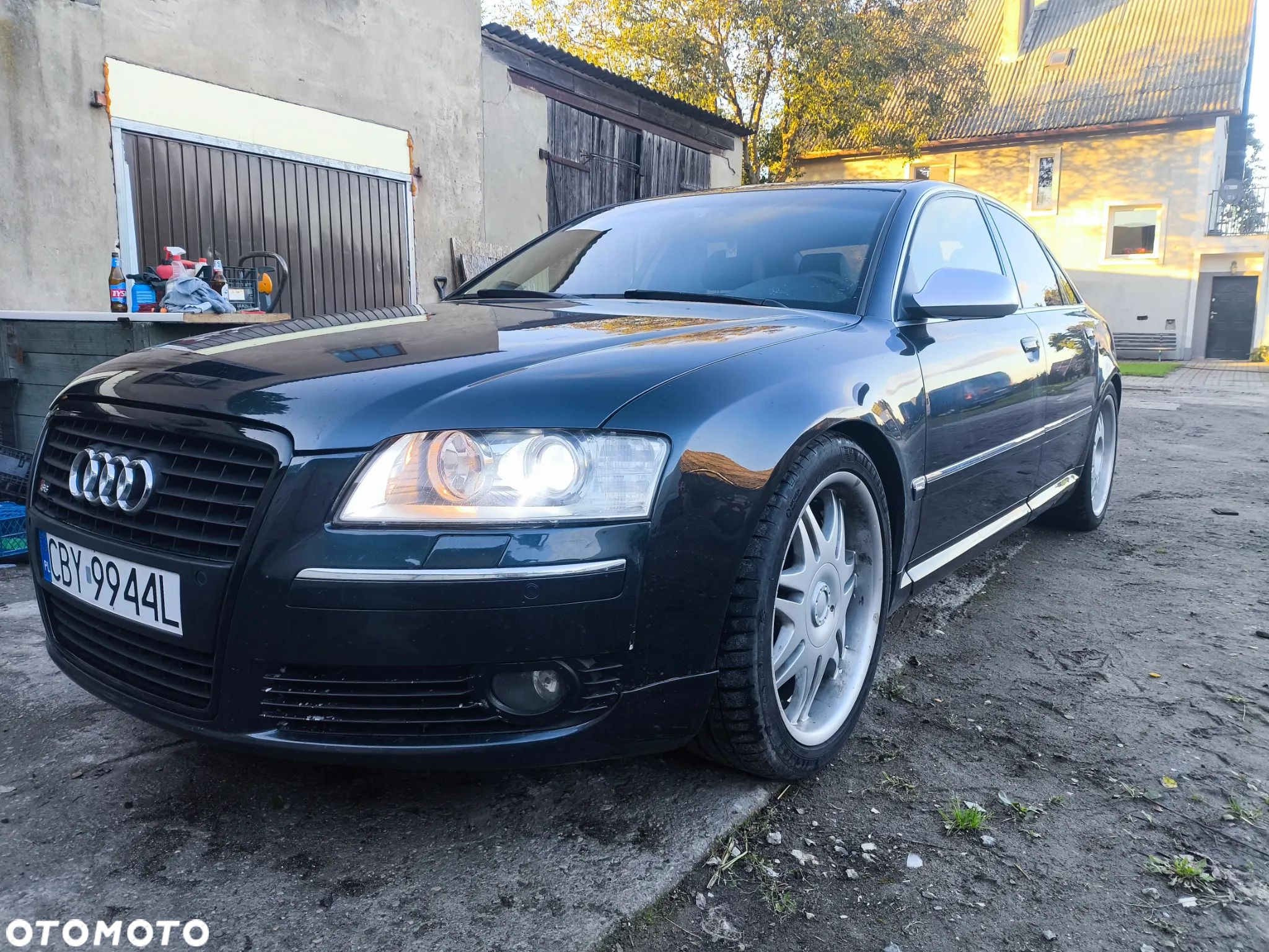 Audi A8 4.2 FSI Quattro - 1