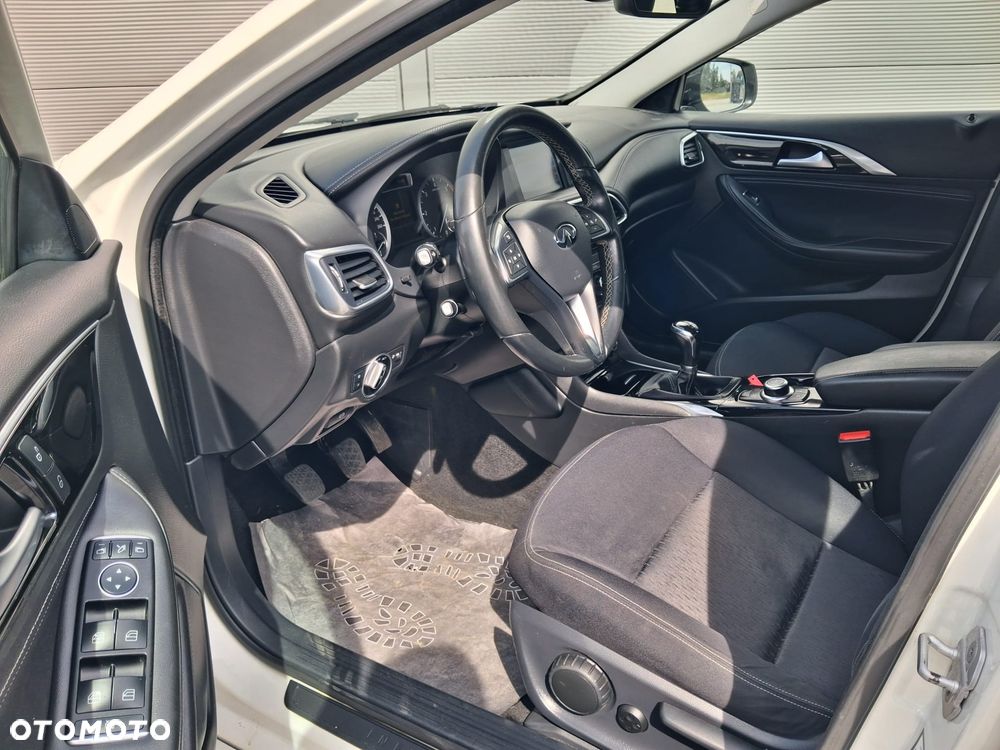 Infiniti Q30 1.5d Premium - 8