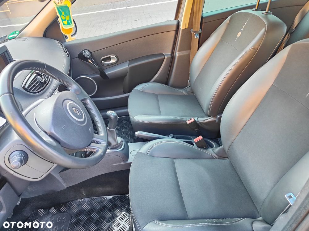 Renault Clio 1.2 16V 75 nightDay - 35