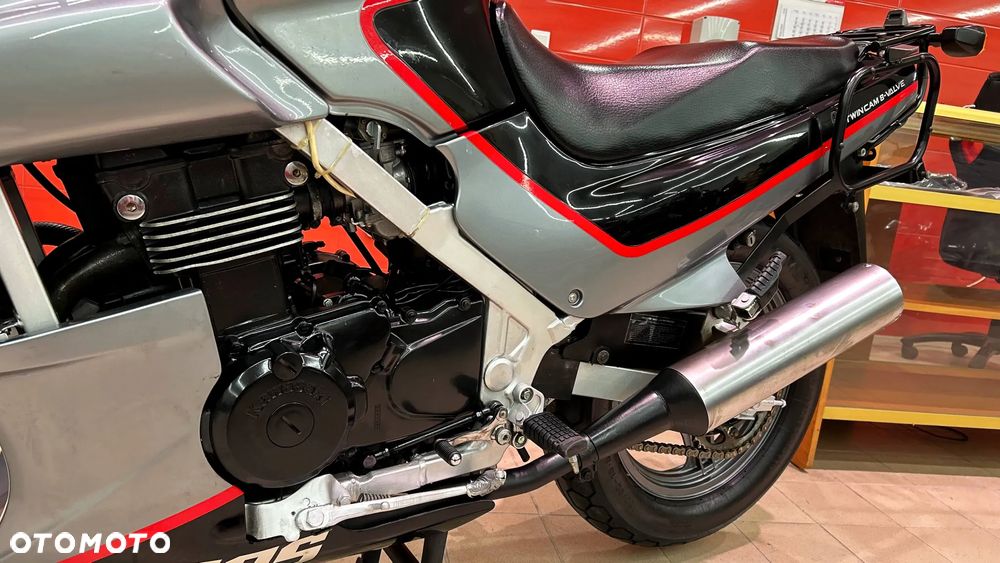 Kawasaki GPZ - 17