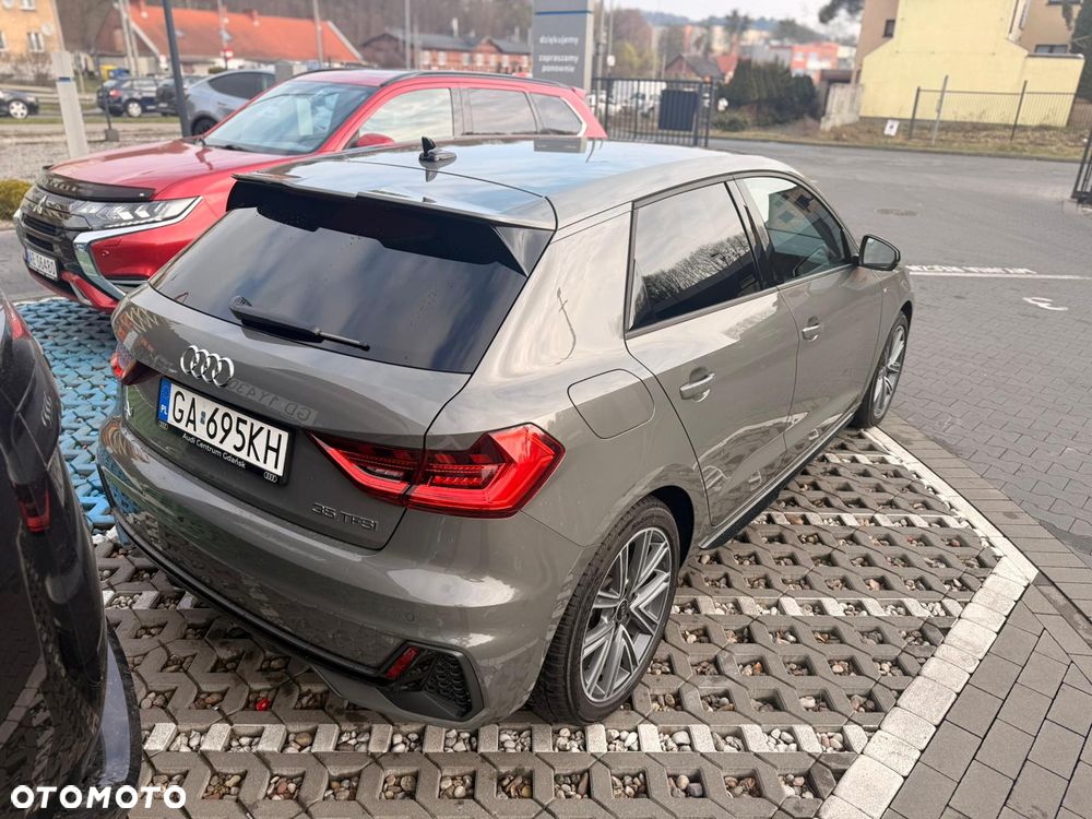 Audi A1 Sportback 35 TFSI S-Line S tronic - 4