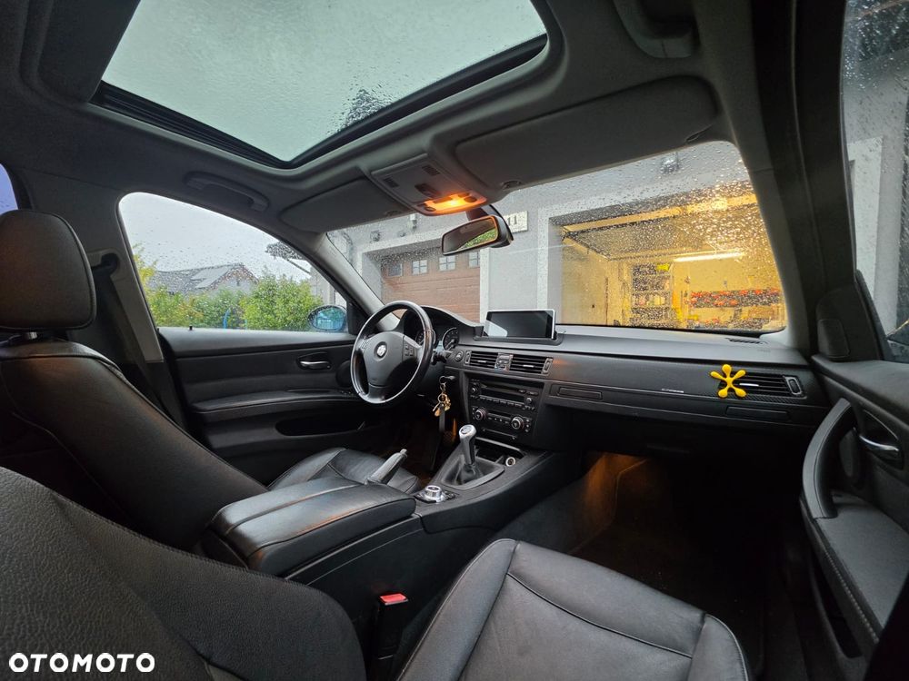 BMW Seria 3 325i - 7