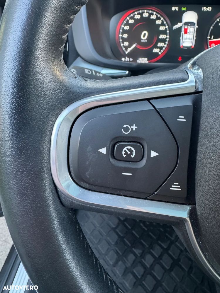 Volvo XC 60 D4 AWD Geartronic Momentum - 26