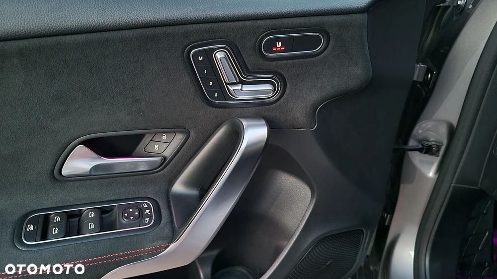 Mercedes-Benz Klasa A 220 4-Matic AMG Line 7G-DCT - 26