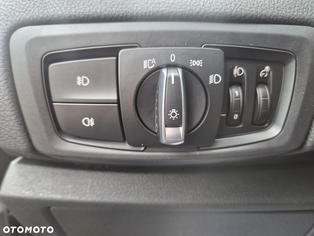 BMW Seria 2 218d Advantage - 30