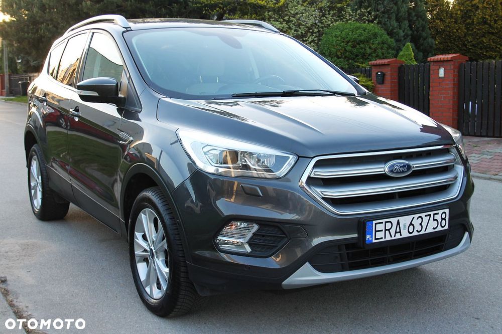 Ford Kuga 1.5 EcoBoost 2x4 Titanium - 1