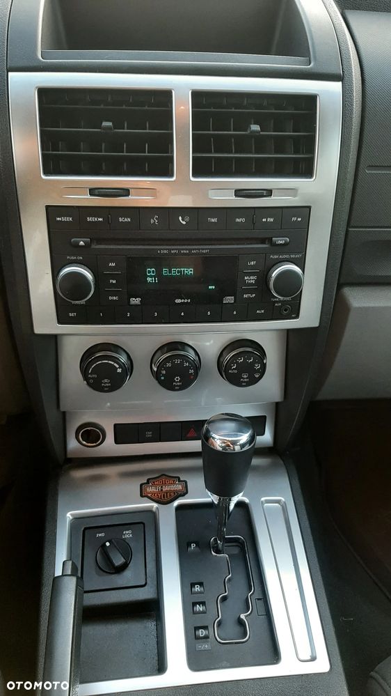 Dodge Nitro 2.8 CRD SXT - 16