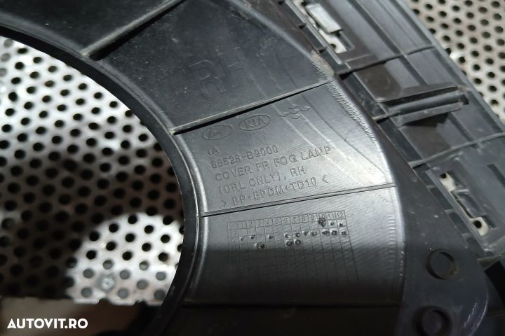 Grila proiector dreapta 86528-B9000 86528-B9000 Hyundai i10 2 [faceli - 3