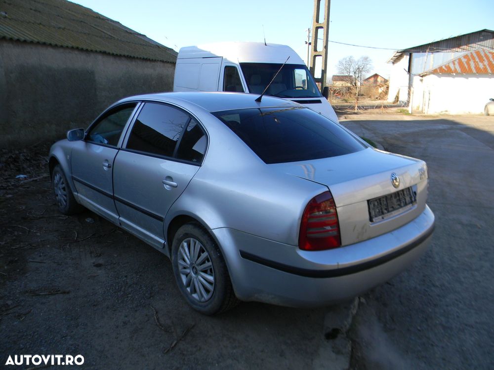 Dezmembrari  Skoda SUPERB 1 (3U)  2001  > 2008 1.9 TDI Motorina - 3