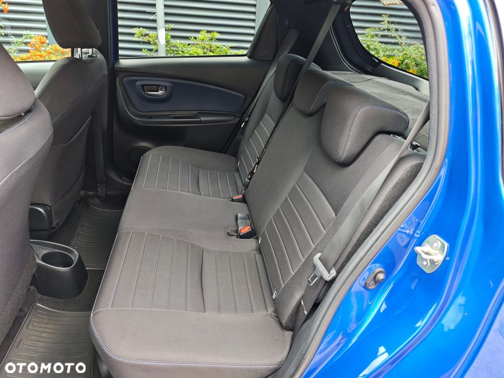 Toyota Yaris Hybrid 100 Selection Platinum - 9