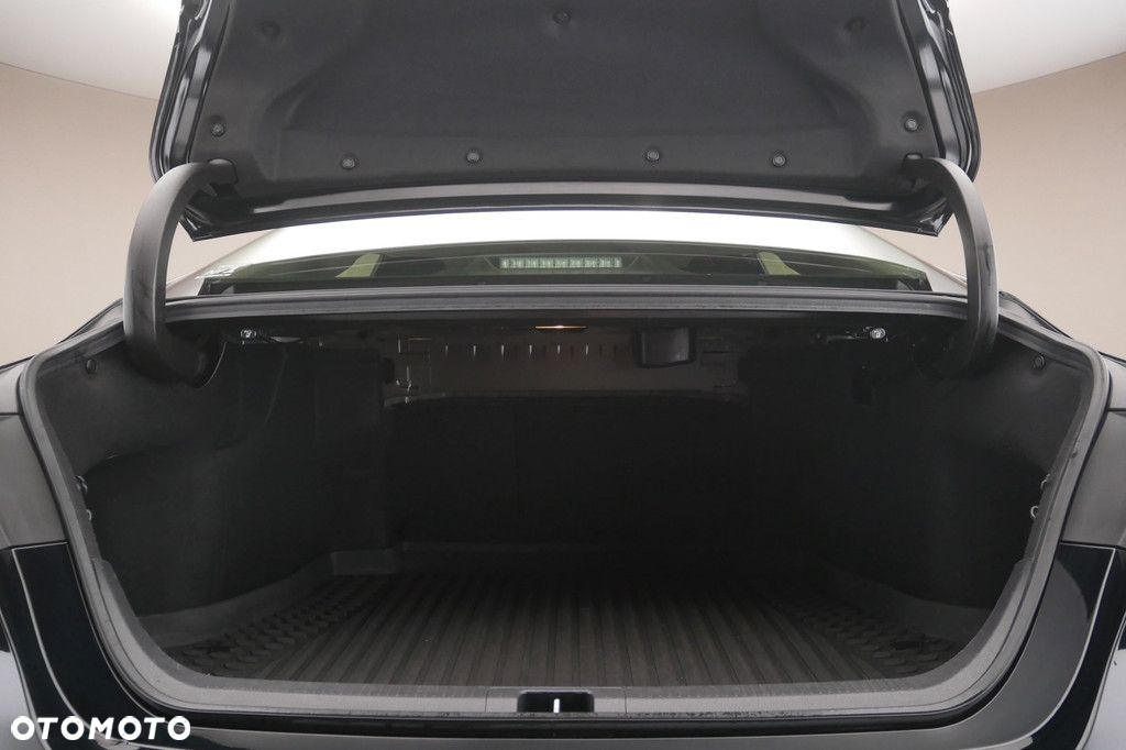 Toyota Camry - 16