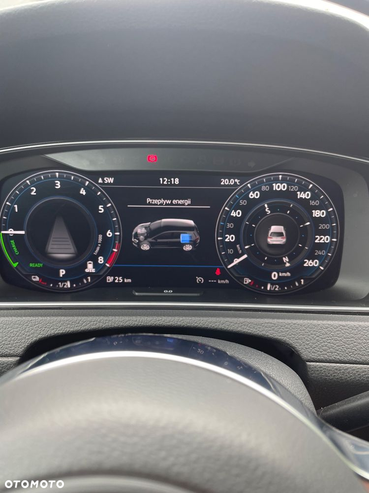 Volkswagen Golf - 26
