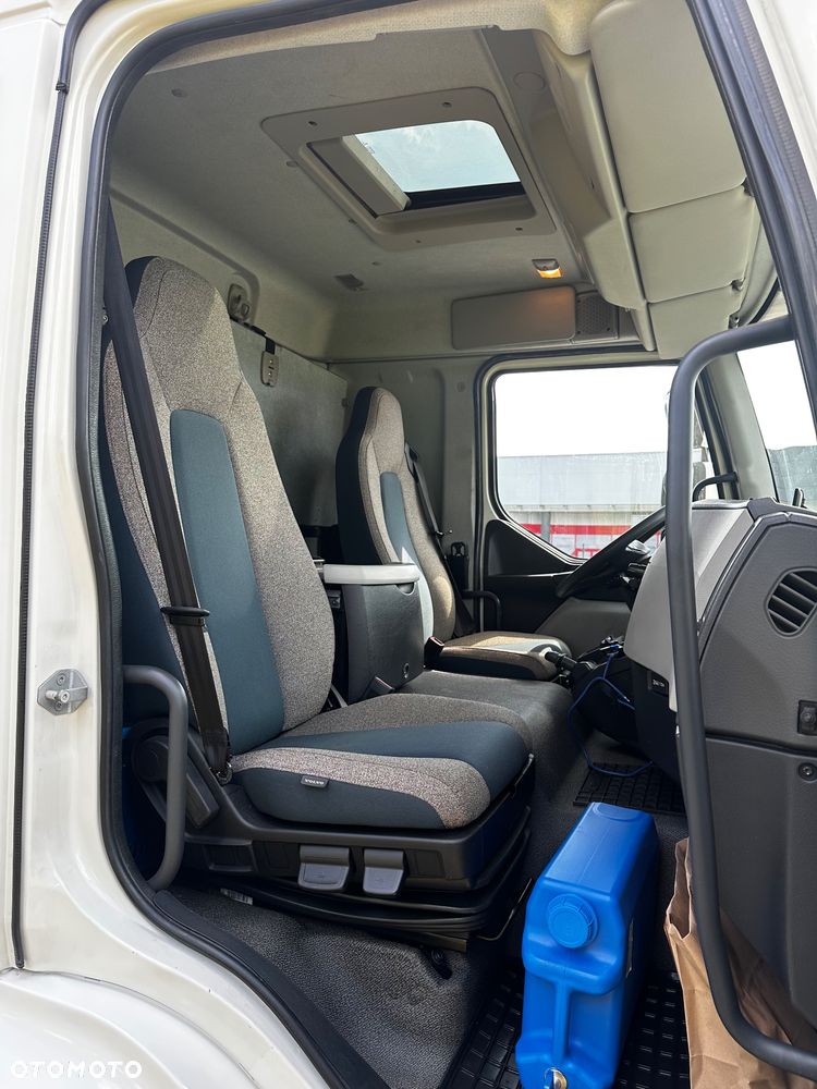 Volvo FL250 euro 6 autotransporter laweta LF4 Nowe Tacho piętro - 6